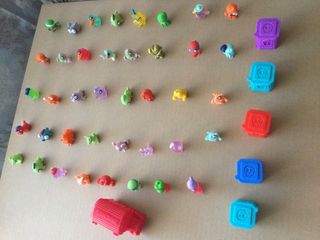 Lote muñecos zomlings +accesorios 