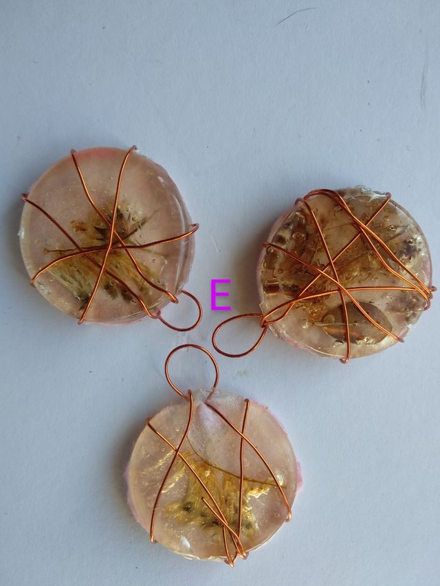 ciondoli in set da tre in resina epossidica bicomp