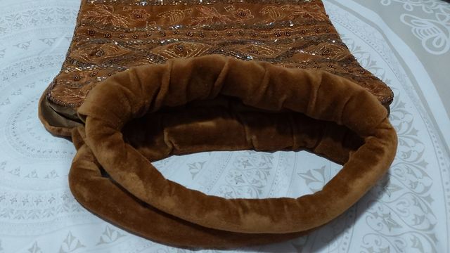 BOLSO ASA DE TERCIOPELO Y ABALORIOS