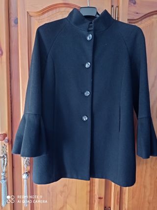 Precioso abrigo negro mujer Zara 