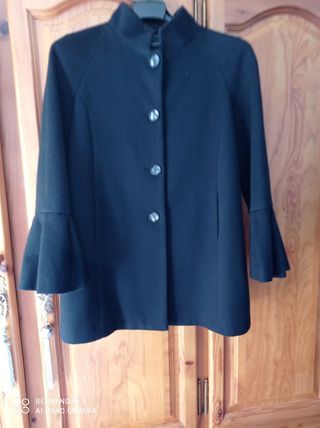 Precioso abrigo negro mujer Zara 