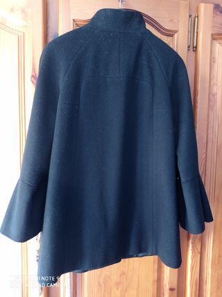 Precioso abrigo negro mujer Zara 