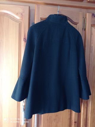 Precioso abrigo negro mujer Zara 