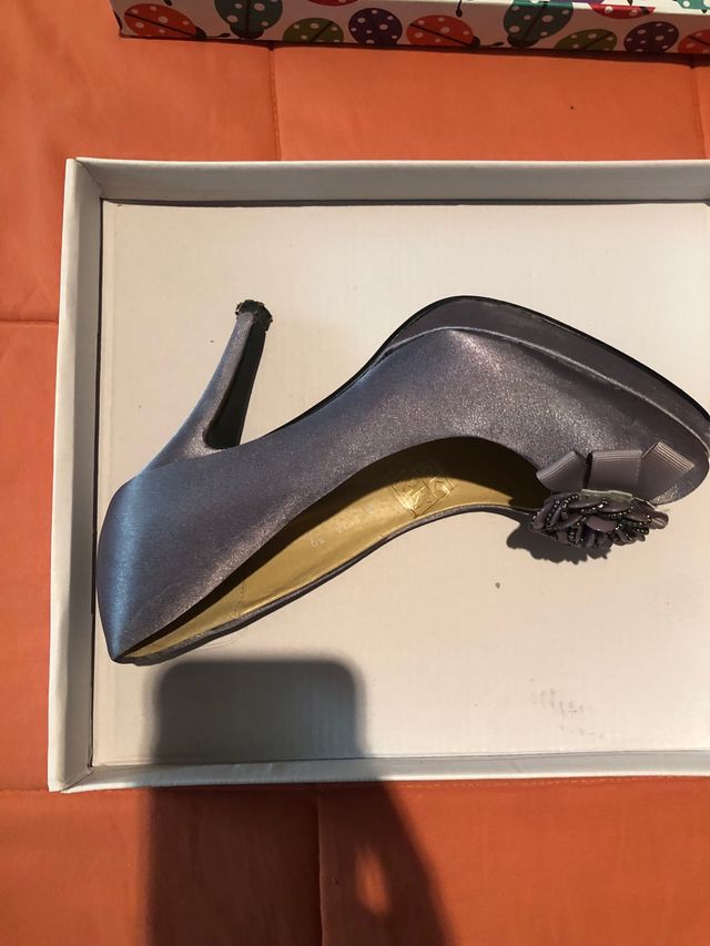 Zapato tacon 39 gris/ morado