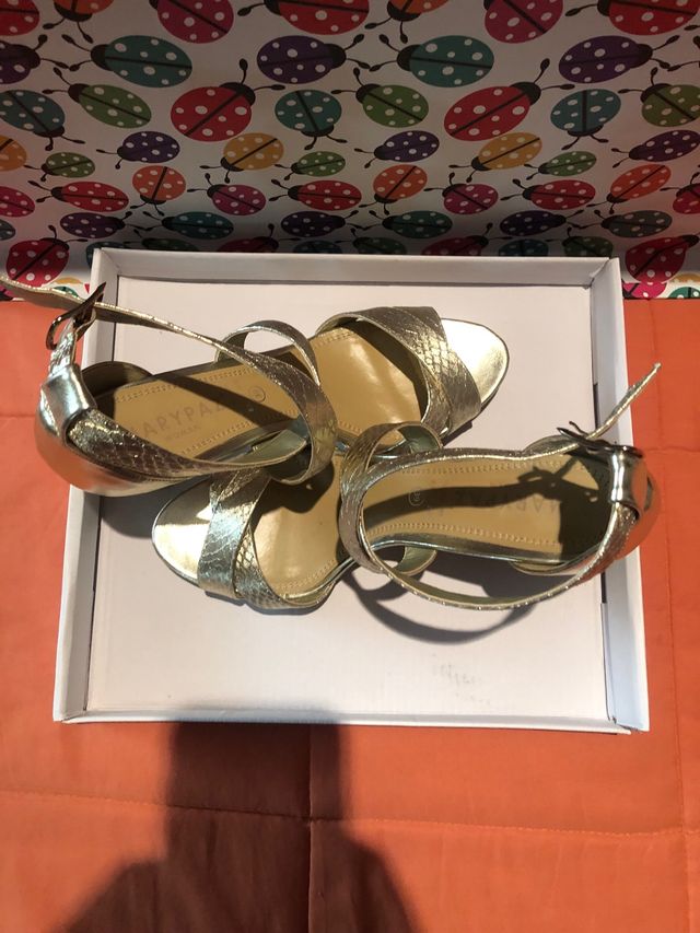 Sandalia dorada tacon 39