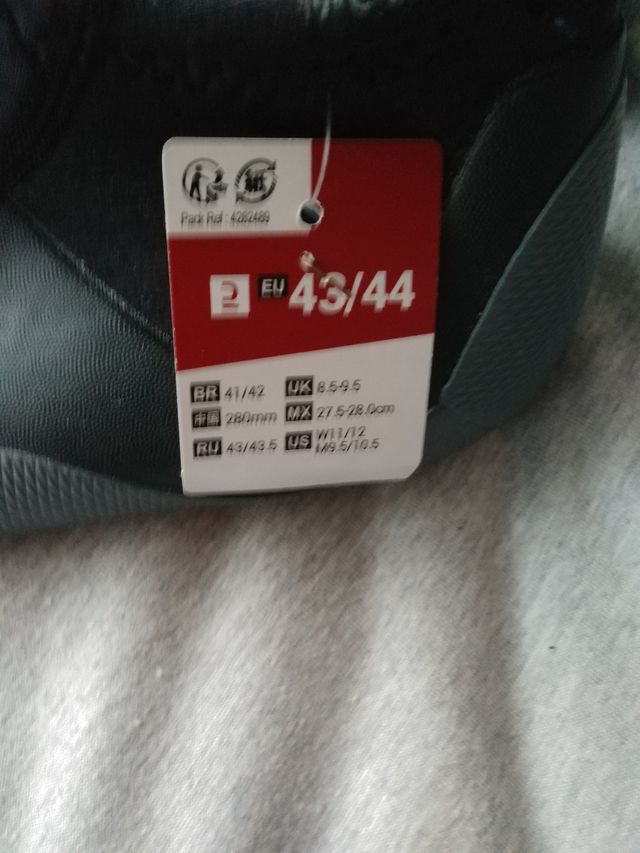 Escarpines talla 43/44 nuevos con ettiqueta