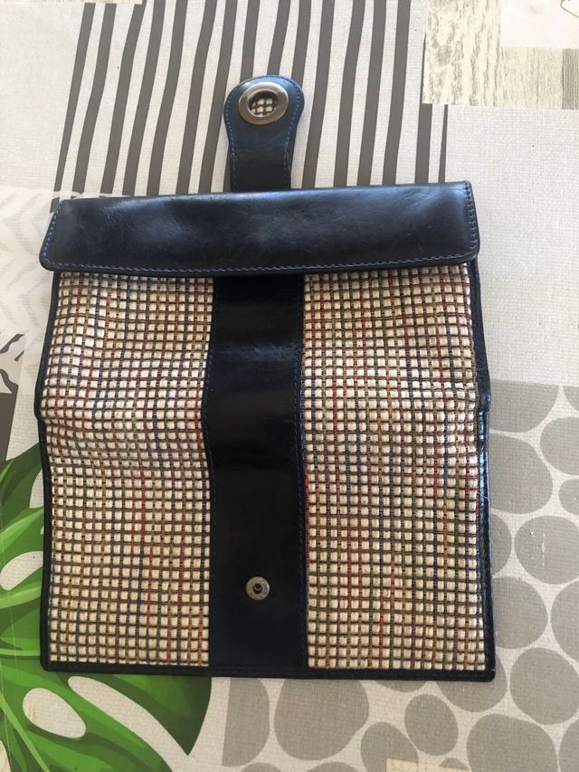 Cartera de piel azul 