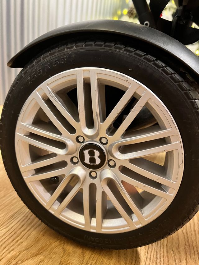 Bentley cochecito en negro.