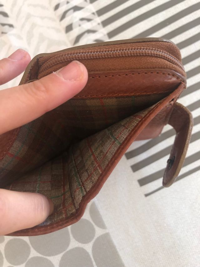 Cartera de piel 
