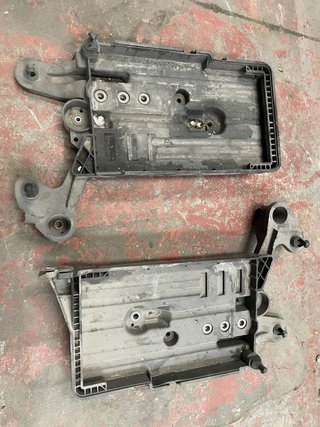 Soporte batería Volkswagen golf 7 SEAT , leon 5f