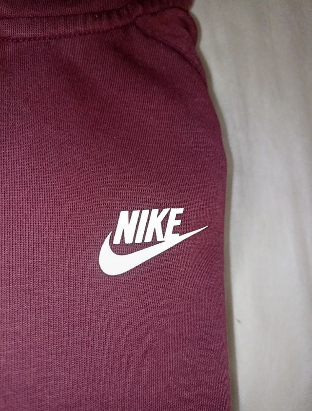 Chaqueta Nike Tech Fleece burdeos