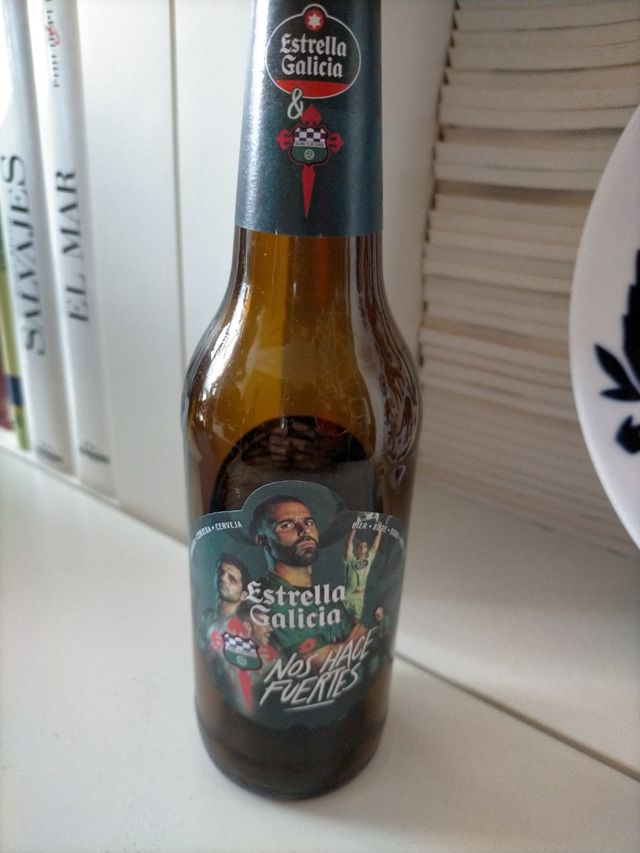 Botella vacía Racing de Ferrol
