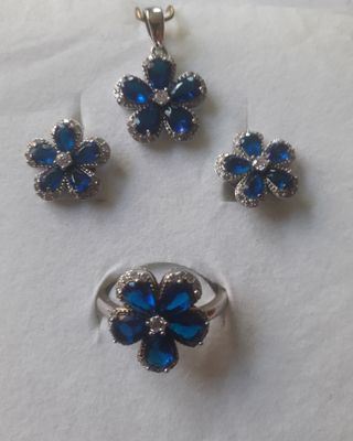 Conjunto plata, circonitas y piedras azul