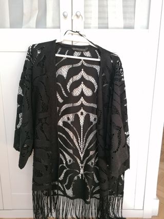 kimono flecos Zara