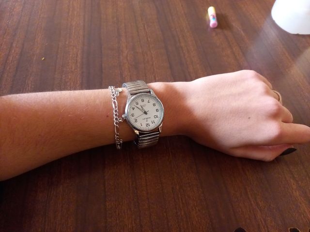 ♡RELOJ PLATEADO♡