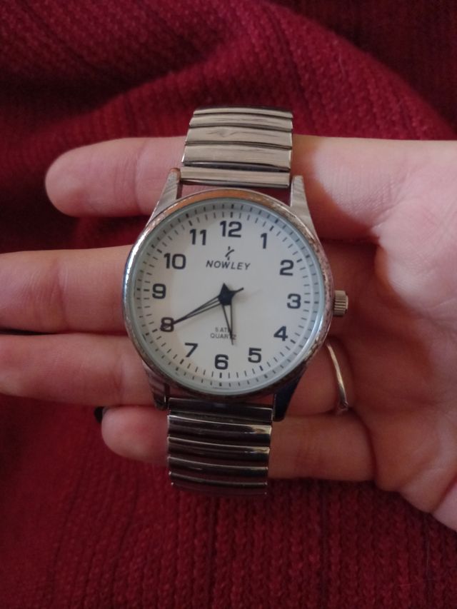 ♡RELOJ PLATEADO♡