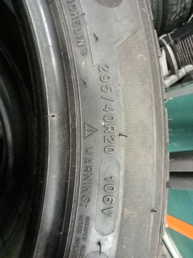 295/40R20 106V Michelín 4 estaciones segunda mano