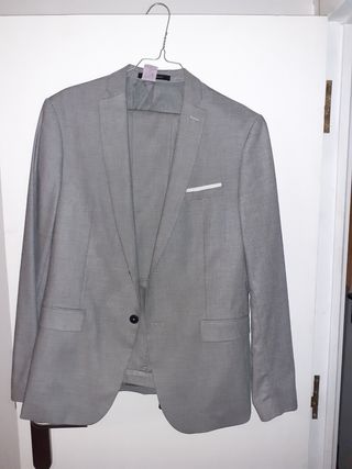 Traje juvenil +camisa de regalo