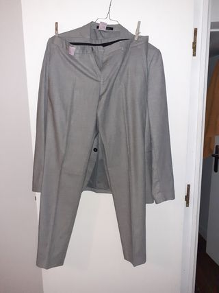 Traje juvenil +camisa de regalo