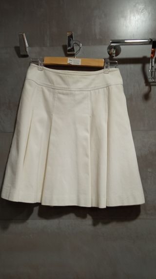 Falda color crudo