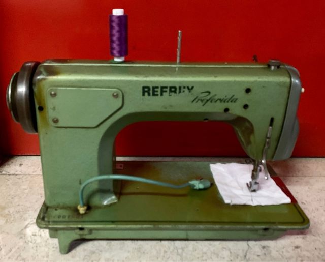 Máquina REFREY mod. Preferida + defecto en enchufe