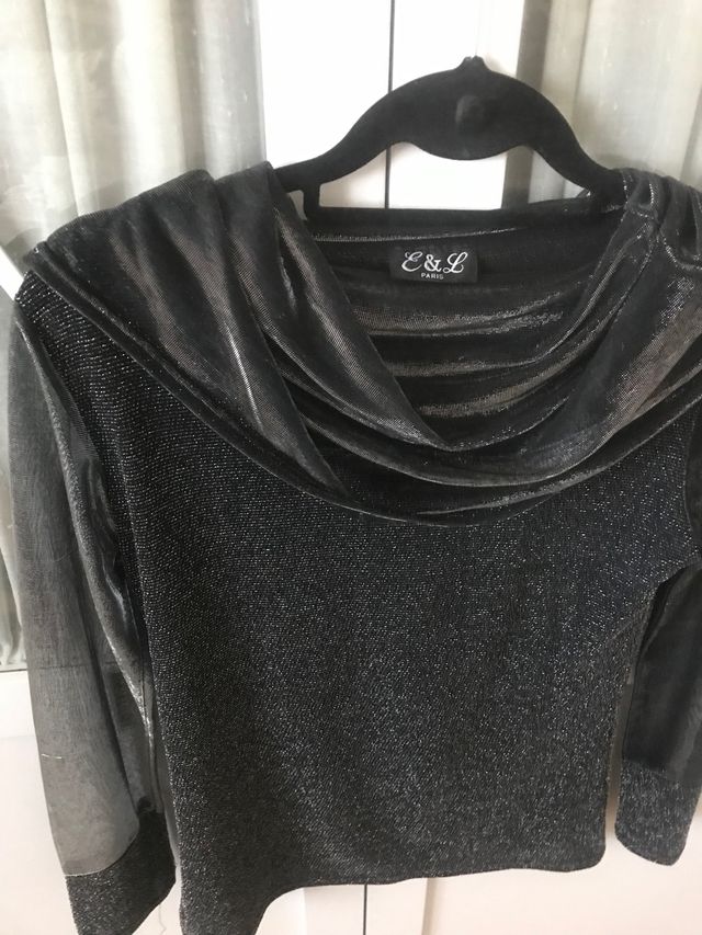 Preciosa camiseta de vestir