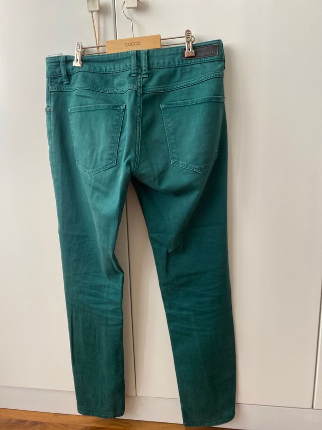 Pantalones vaqueros verdes 