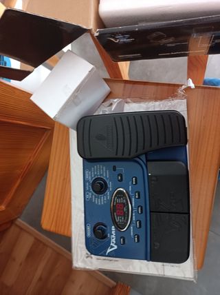 Pedal guitarra eléctrica X V Vamp Behringuer