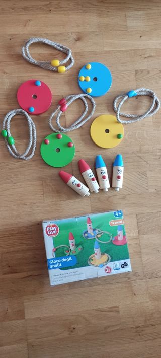 Juego de madera con caja