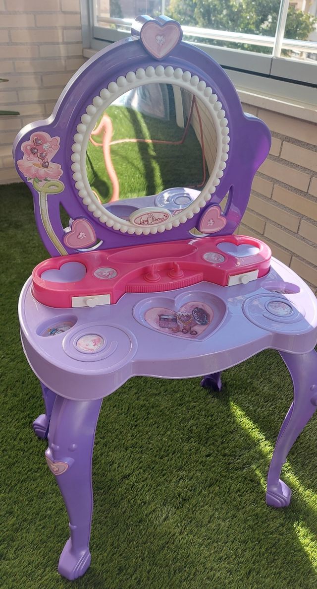 Tocador con taburete