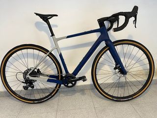 Bicicleta gravel de carbono