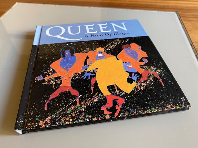 Cd-libro Queen A kind of magic