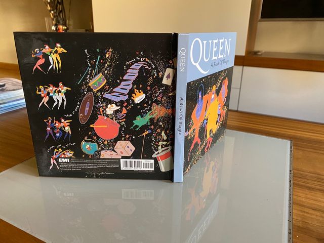 Cd-libro Queen A kind of magic