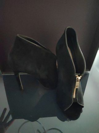 Botín Peep Toes de Guess by Marciano