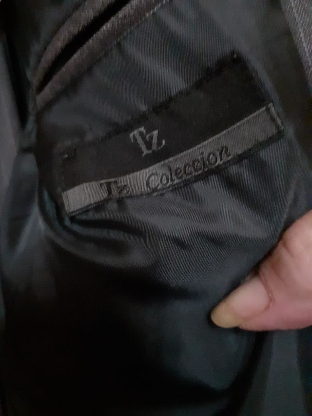 Traje hombre gris rayas