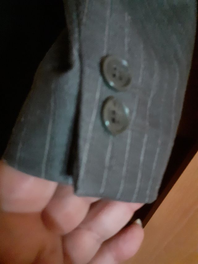 Traje hombre gris rayas