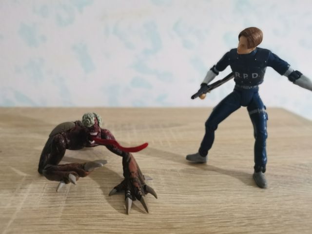 Resident evil action figures