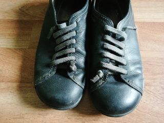 zapato estilo camper