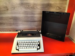 Maquina de escribir Olivetti 40