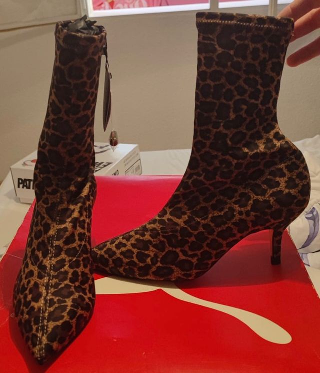 Botín estampado leopardo Zara