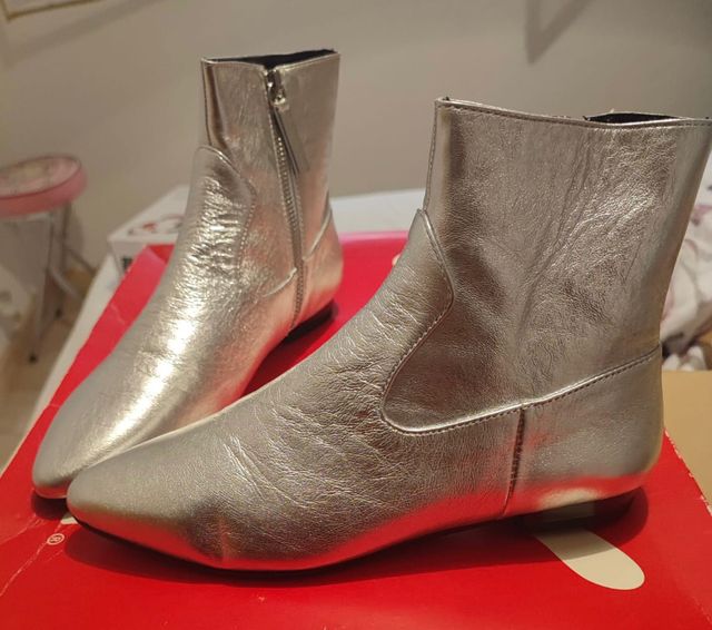 Botín plano piel Zara