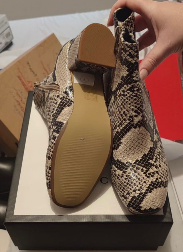 Botín estampado serpiente