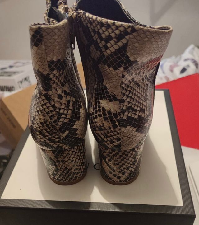 Botín estampado serpiente