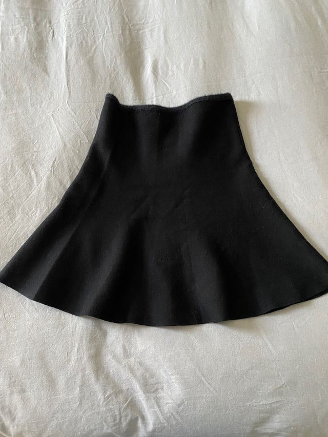 Mini falda negra Zara.  Talla S, elástica