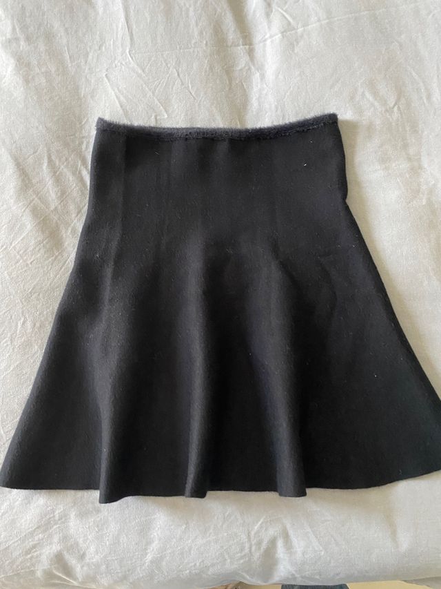 Mini falda negra Zara.  Talla S, elástica