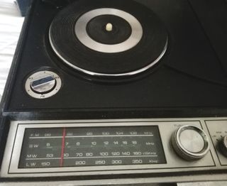 TOCADISCOS SANYO MALETA INGLATERRA 1971