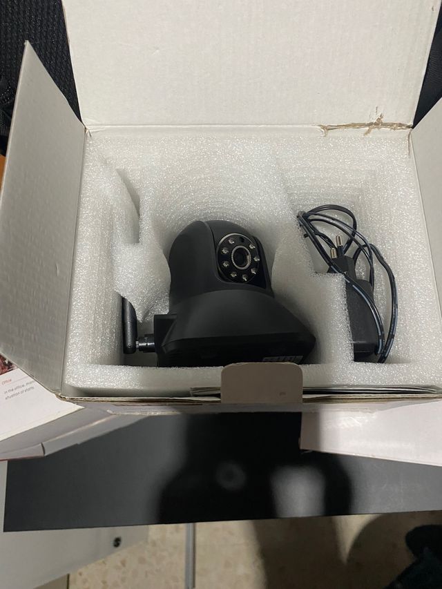 3 cámaras por wifi, movilidad 180 grados