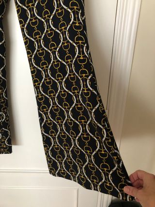 Pantalón negro Zara