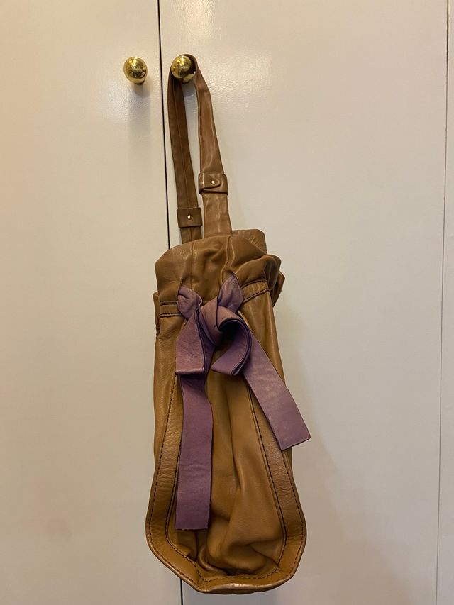 Bolso de piel de Purificación Garcia.