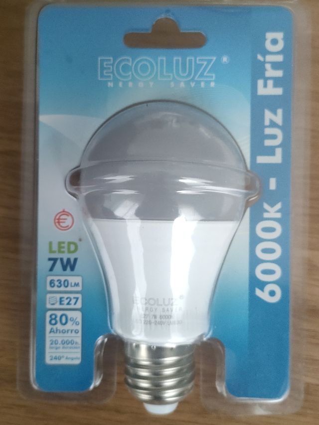 Lámpara infantil, regalo percheros.